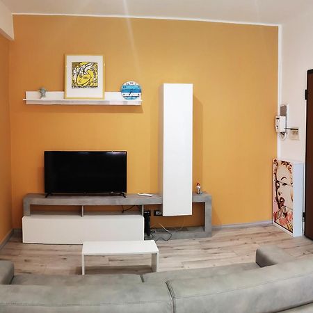 Azzurro Adriatico In Genova Est Apartment Luaran gambar